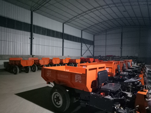 电动翻斗车装配车间